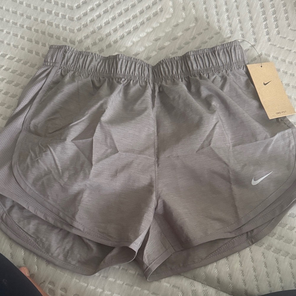 NWT Nike Women's Athletic Shorts in Gray Size small
